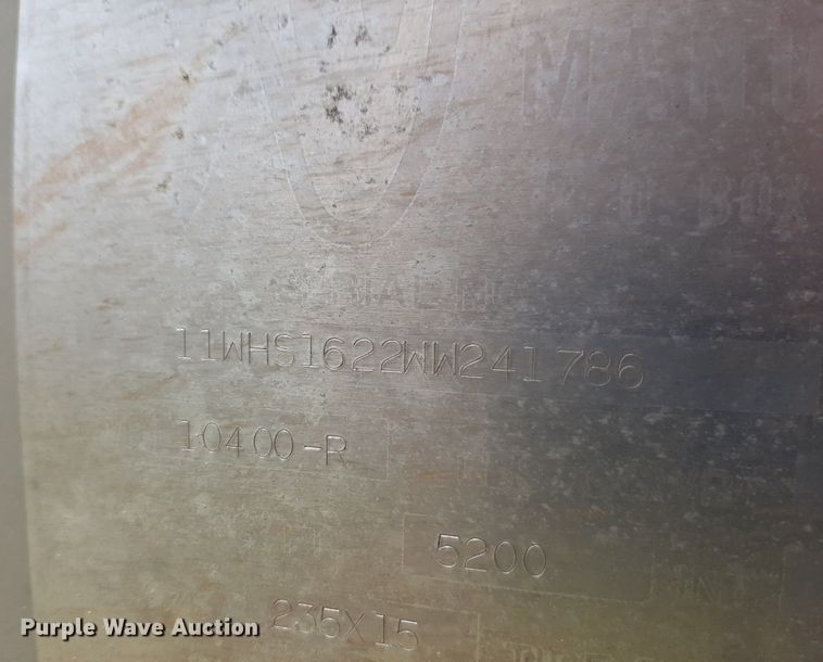 image for item NU9791 1998 WW livestock trailer