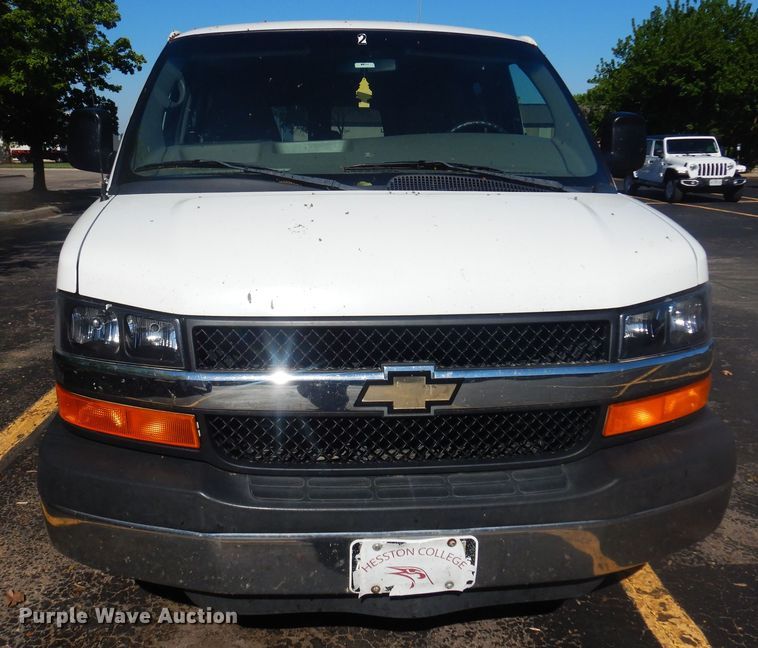 image for item NU9796 2011 Chevrolet  Express 3500 van