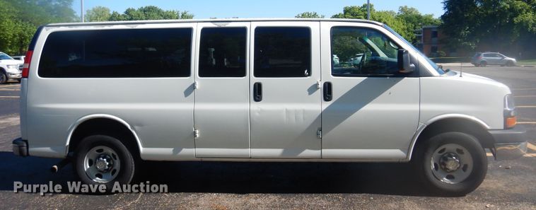 image for item NU9796 2011 Chevrolet  Express 3500 van