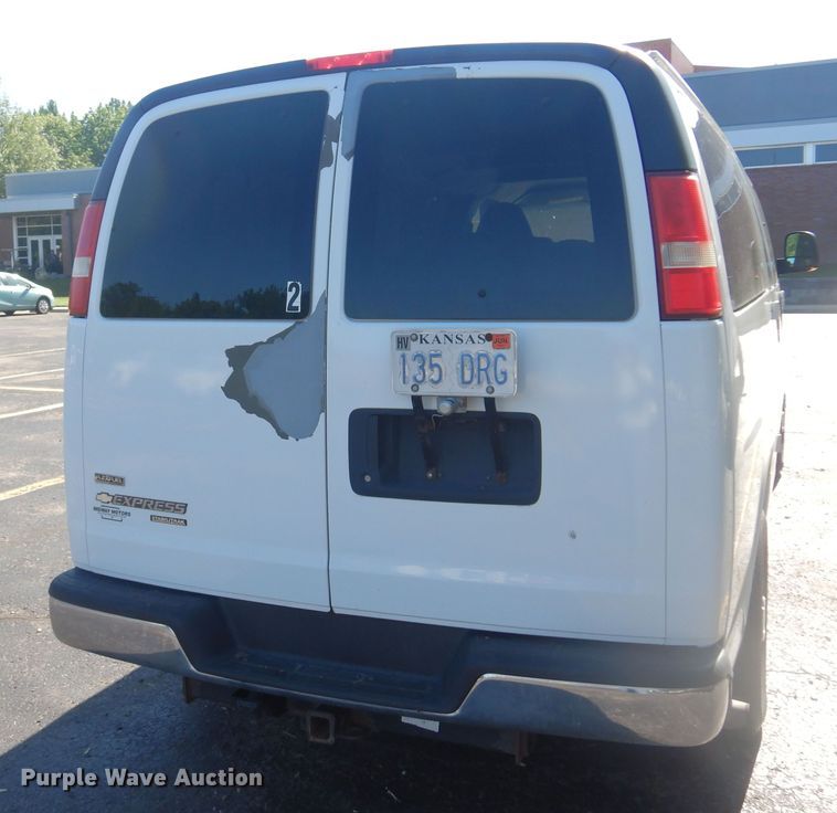 image for item NU9796 2011 Chevrolet  Express 3500 van