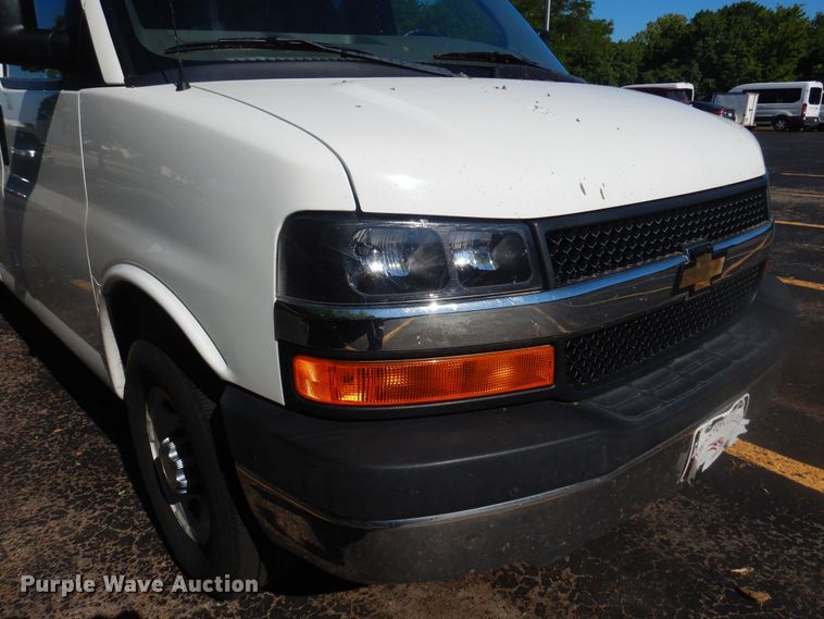 image for item NU9796 2011 Chevrolet  Express 3500 van