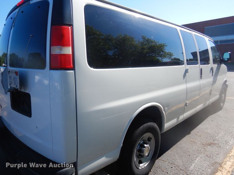 image for item NU9796 2011 Chevrolet  Express 3500 van