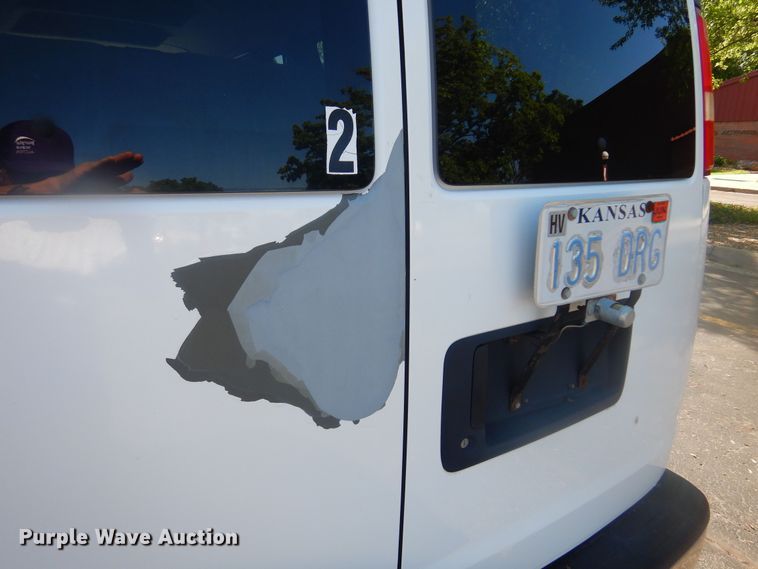 image for item NU9796 2011 Chevrolet  Express 3500 van