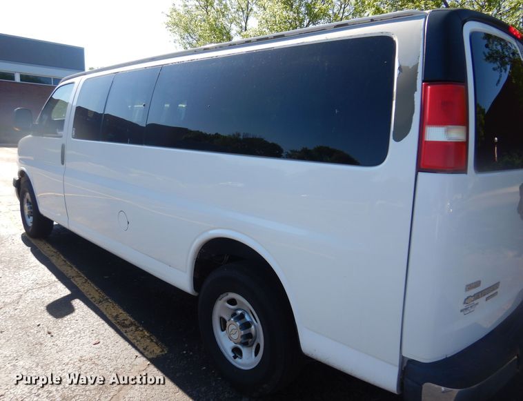 image for item NU9796 2011 Chevrolet  Express 3500 van