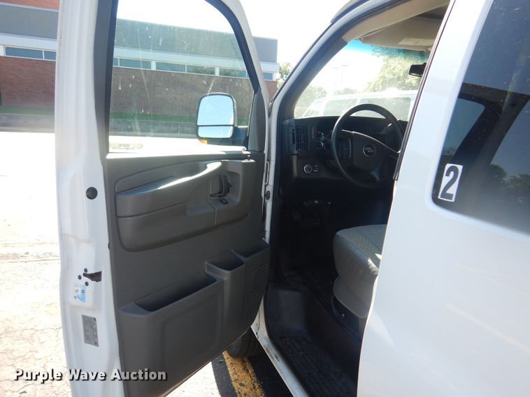 image for item NU9796 2011 Chevrolet  Express 3500 van