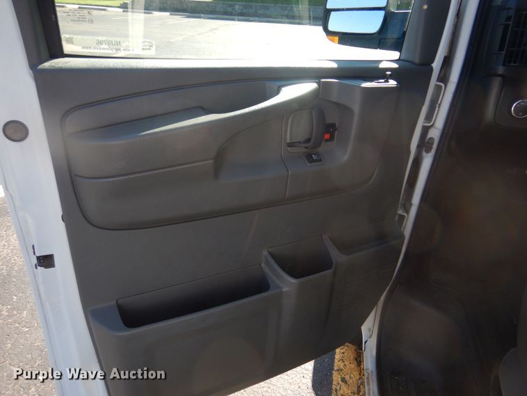 image for item NU9796 2011 Chevrolet  Express 3500 van