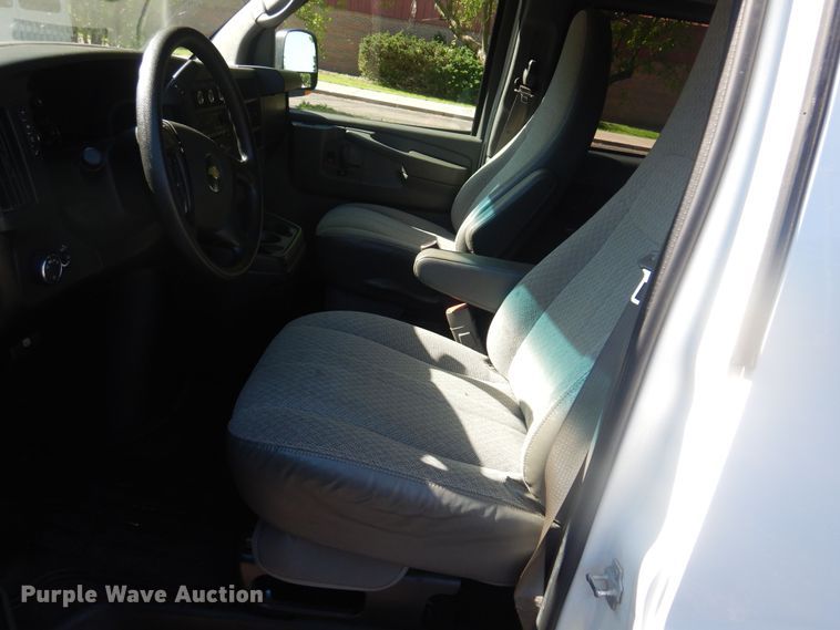 image for item NU9796 2011 Chevrolet  Express 3500 van