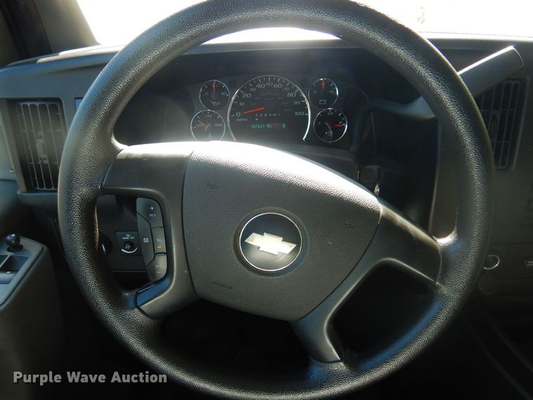 image for item NU9796 2011 Chevrolet  Express 3500 van