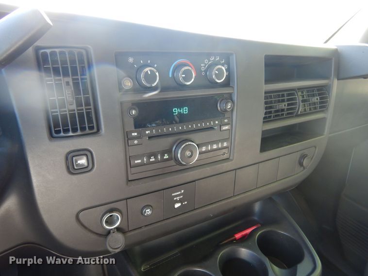 image for item NU9796 2011 Chevrolet  Express 3500 van