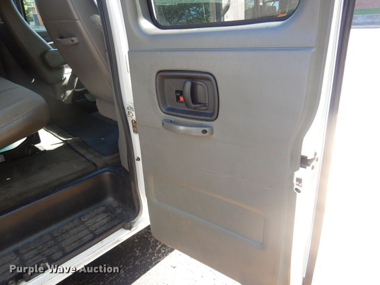 image for item NU9796 2011 Chevrolet  Express 3500 van