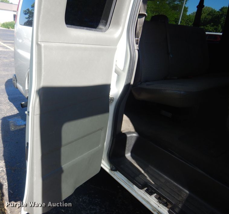 image for item NU9796 2011 Chevrolet  Express 3500 van