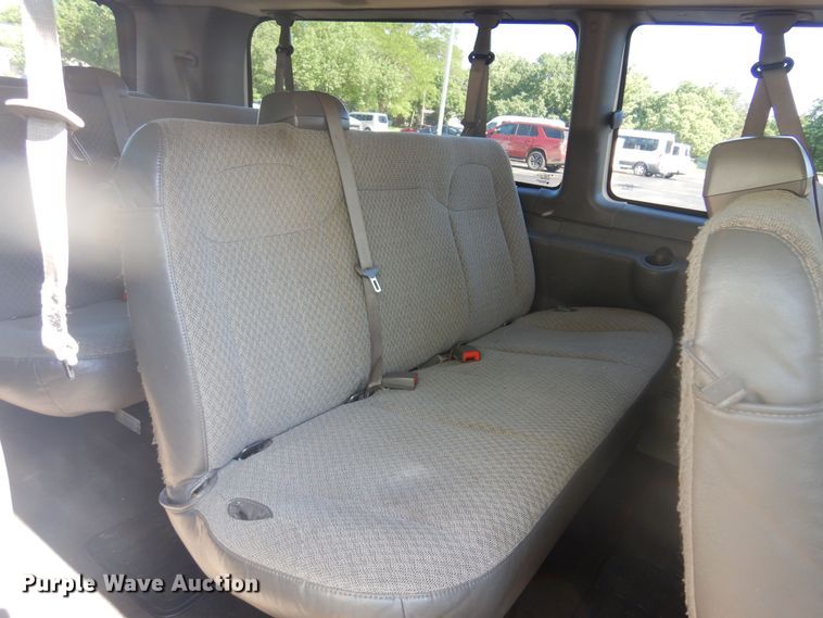 image for item NU9796 2011 Chevrolet  Express 3500 van