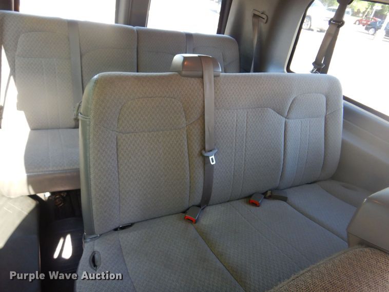 image for item NU9796 2011 Chevrolet  Express 3500 van