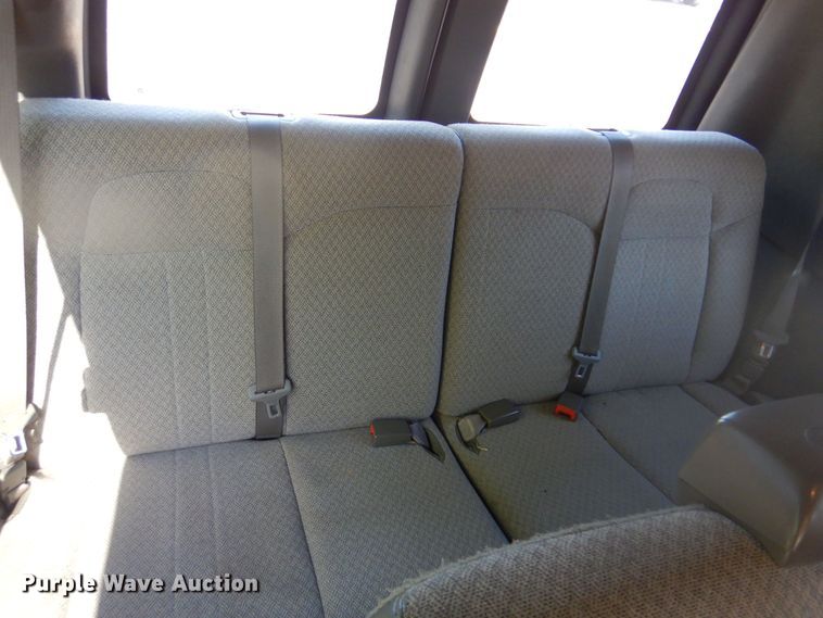 image for item NU9796 2011 Chevrolet  Express 3500 van