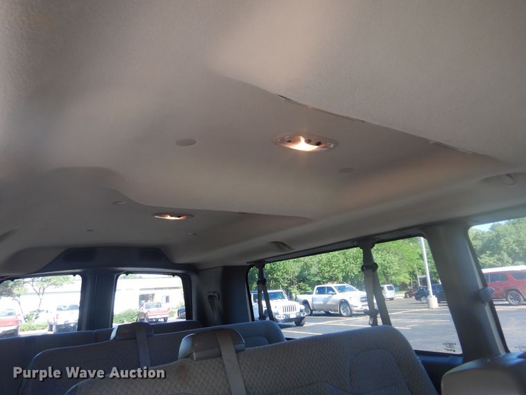 image for item NU9796 2011 Chevrolet  Express 3500 van