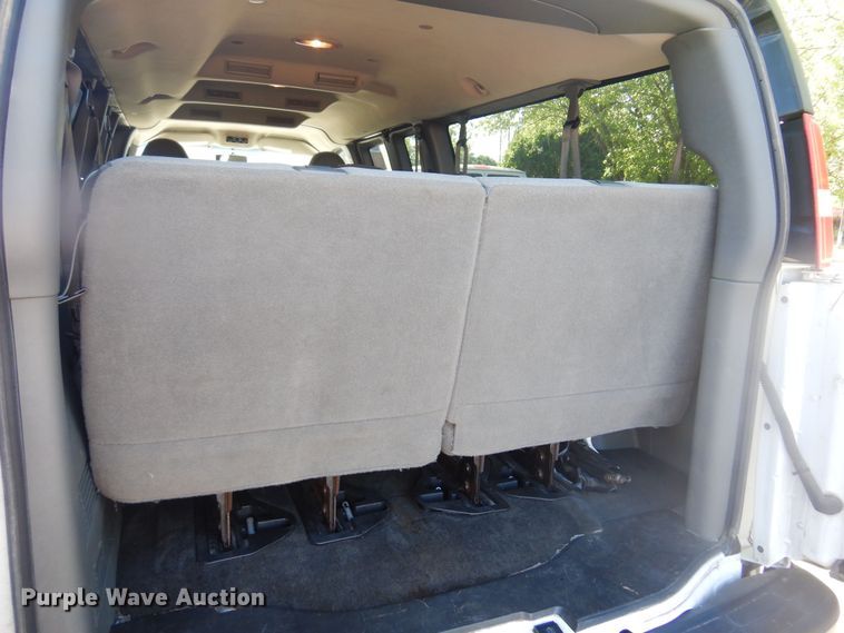 image for item NU9796 2011 Chevrolet  Express 3500 van