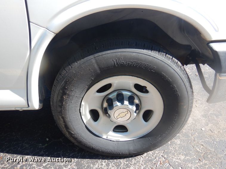 image for item NU9796 2011 Chevrolet  Express 3500 van