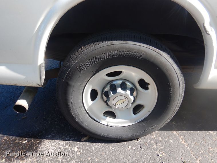 image for item NU9796 2011 Chevrolet  Express 3500 van