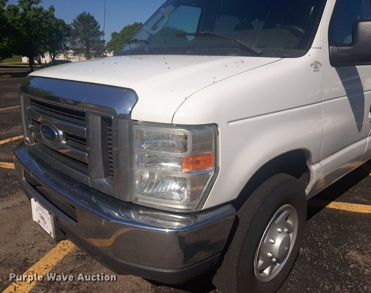 image for item NU9798 2009 Ford  E350 van