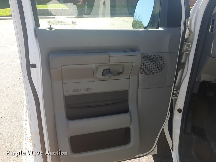 image for item NU9798 2009 Ford  E350 van