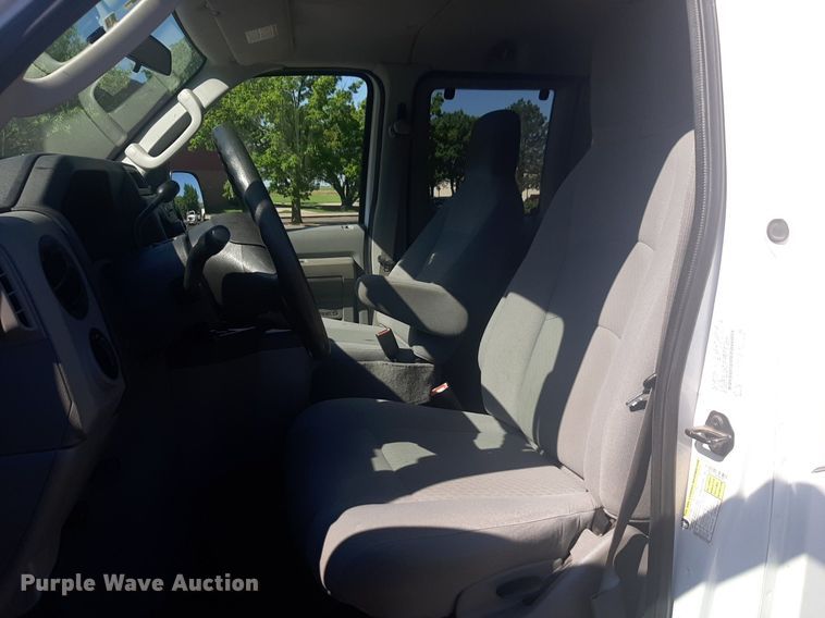 image for item NU9798 2009 Ford  E350 van