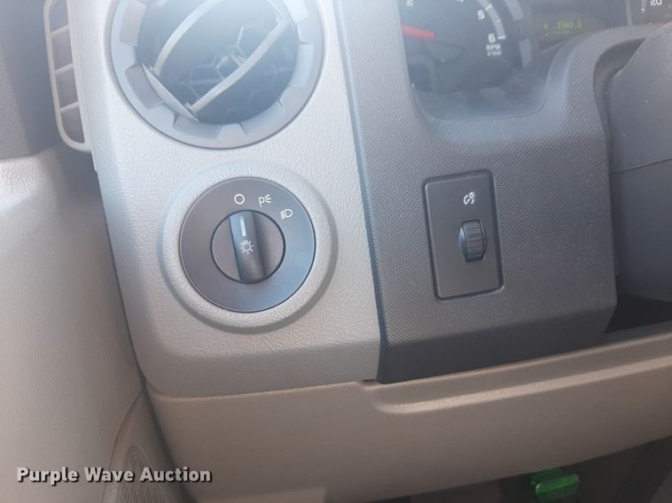 image for item NU9798 2009 Ford  E350 van