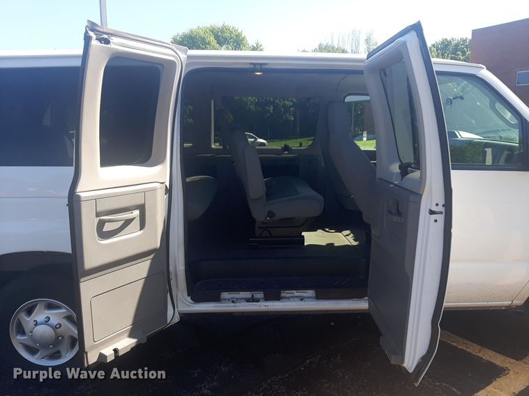 image for item NU9798 2009 Ford  E350 van