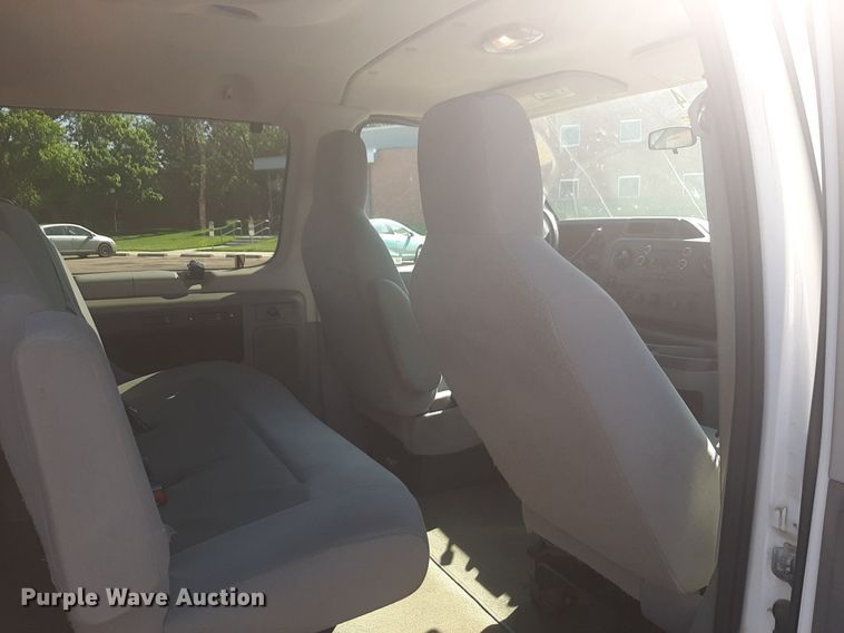 image for item NU9798 2009 Ford  E350 van