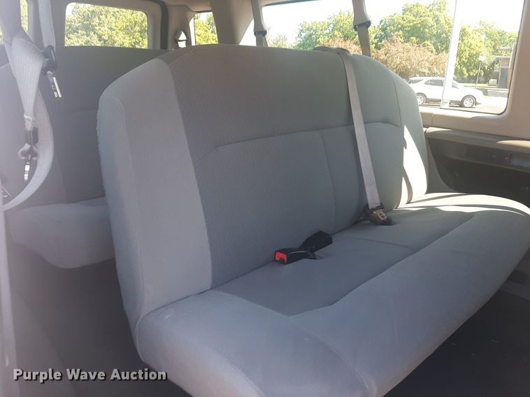 image for item NU9798 2009 Ford  E350 van