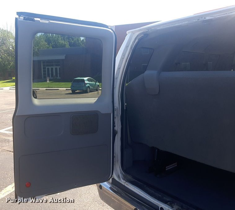 image for item NU9798 2009 Ford  E350 van