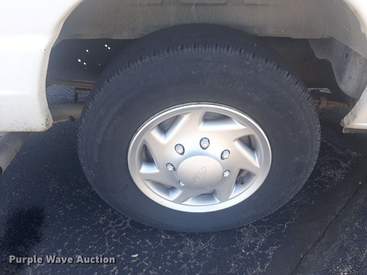 image for item NU9798 2009 Ford  E350 van