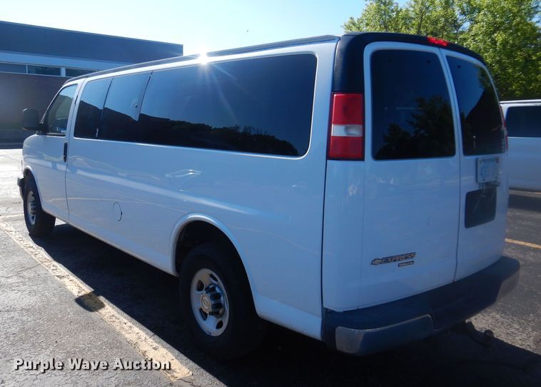 image for item NU9799 2014 Chevrolet  Express 3500 van