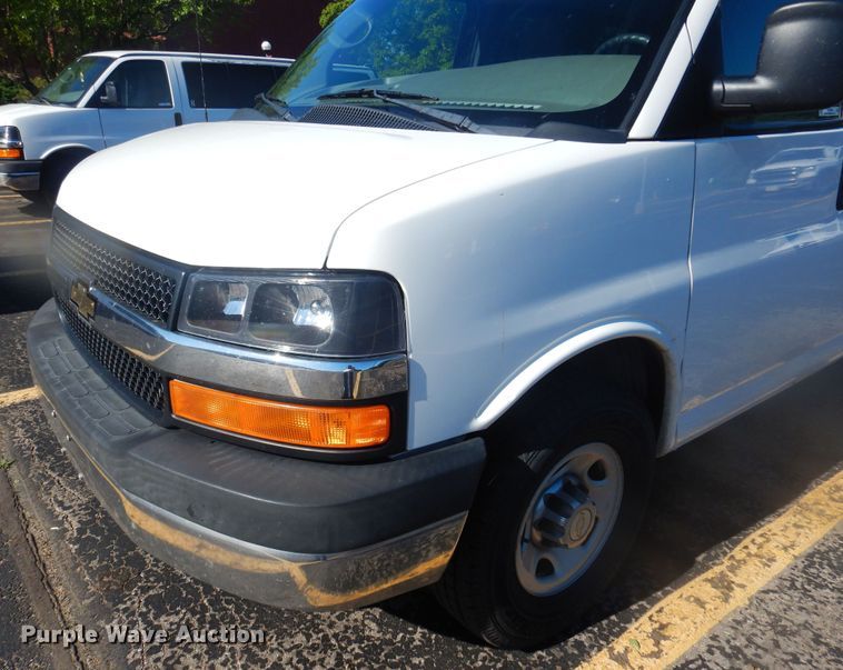 image for item NU9799 2014 Chevrolet  Express 3500 van