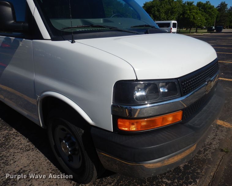 image for item NU9799 2014 Chevrolet  Express 3500 van