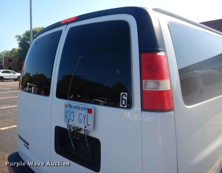 image for item NU9799 2014 Chevrolet  Express 3500 van