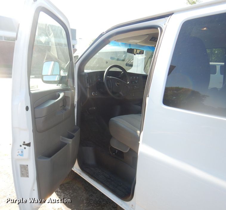 image for item NU9799 2014 Chevrolet  Express 3500 van
