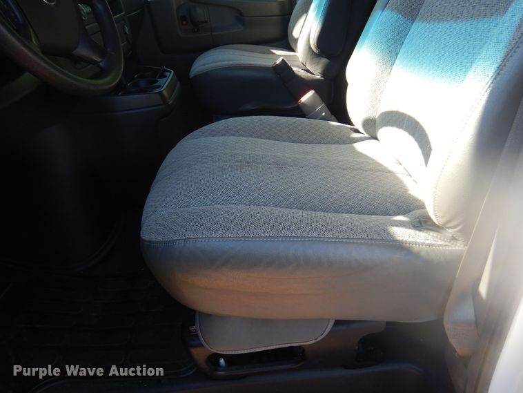 image for item NU9799 2014 Chevrolet  Express 3500 van