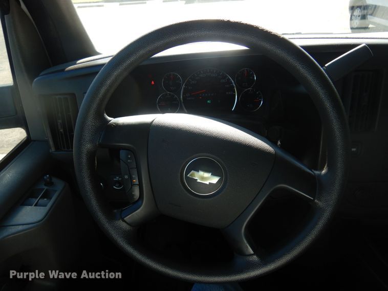 image for item NU9799 2014 Chevrolet  Express 3500 van