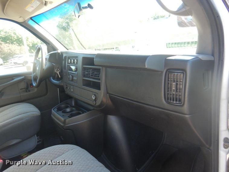 image for item NU9799 2014 Chevrolet  Express 3500 van