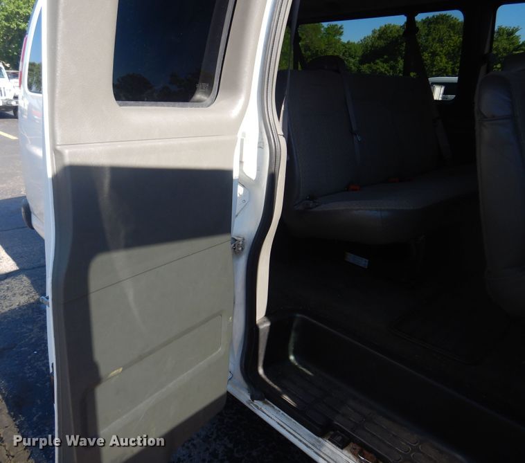 image for item NU9799 2014 Chevrolet  Express 3500 van