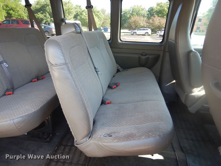 image for item NU9799 2014 Chevrolet  Express 3500 van