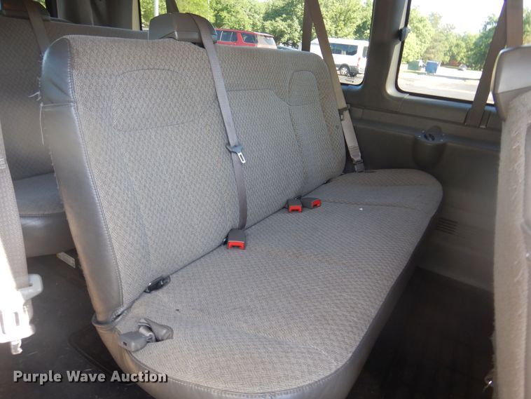 image for item NU9799 2014 Chevrolet  Express 3500 van