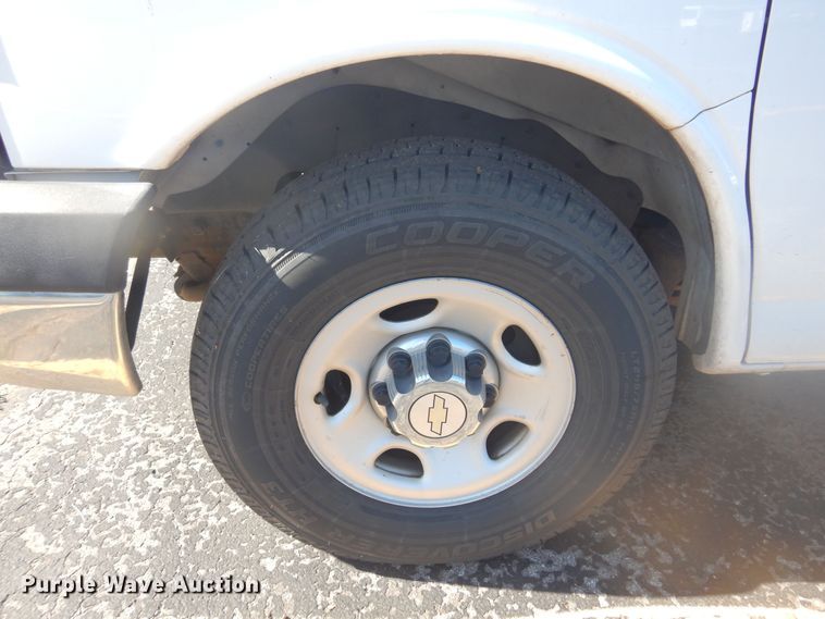 image for item NU9799 2014 Chevrolet  Express 3500 van