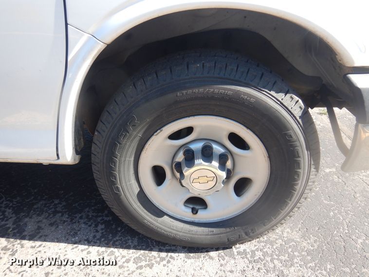 image for item NU9799 2014 Chevrolet  Express 3500 van