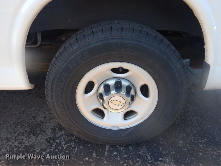 image for item NU9799 2014 Chevrolet  Express 3500 van