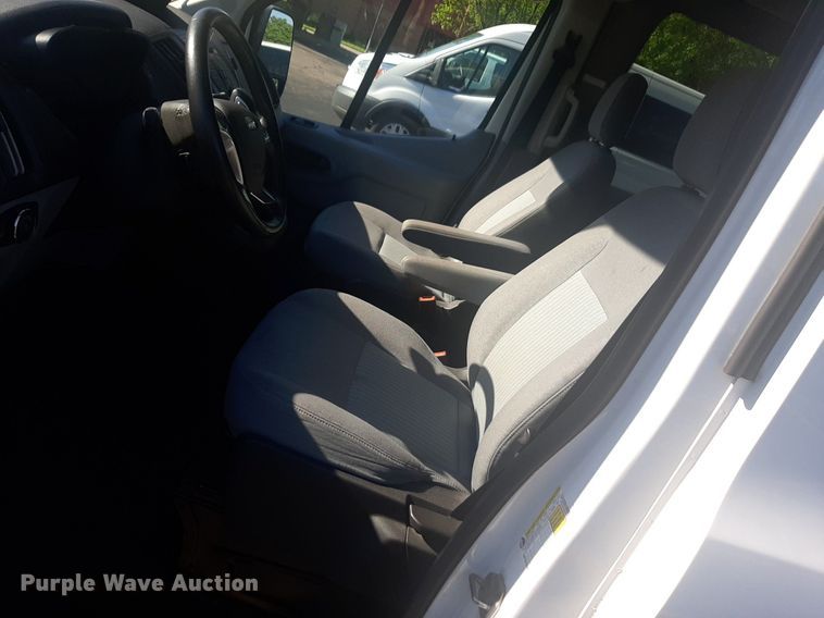 image for item NU9801 2017 Ford Transit 350 Wagon van