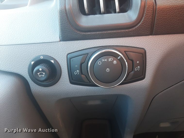 image for item NU9801 2017 Ford Transit 350 Wagon van