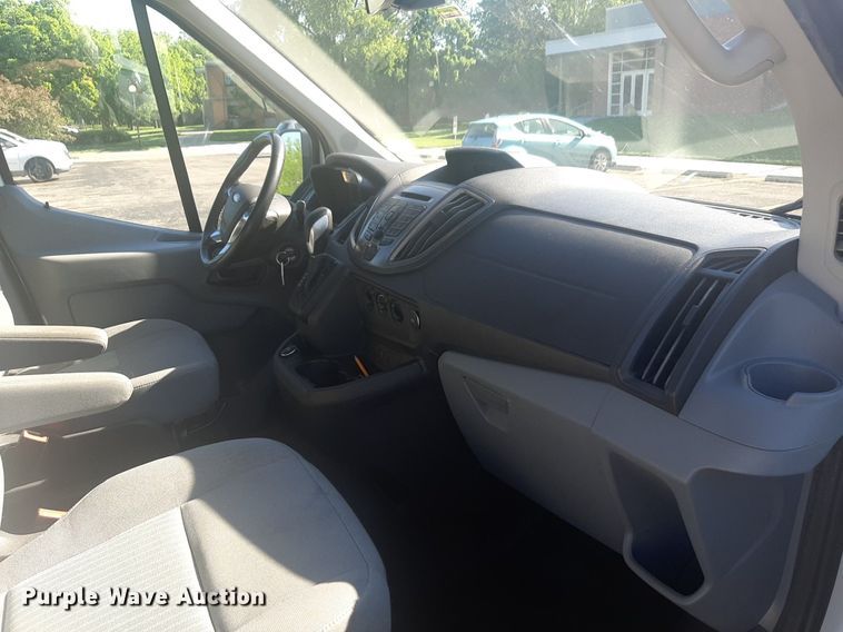 image for item NU9801 2017 Ford Transit 350 Wagon van