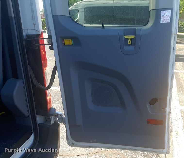 image for item NU9801 2017 Ford Transit 350 Wagon van