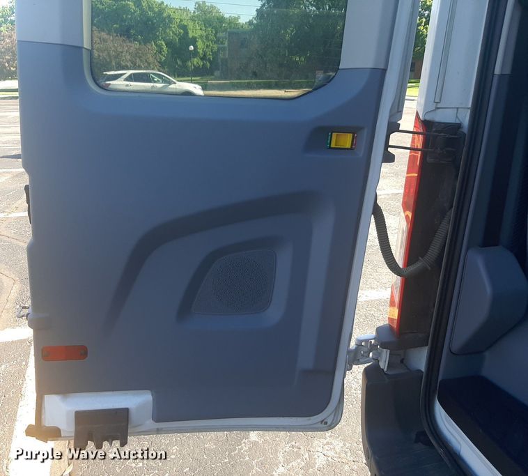 image for item NU9801 2017 Ford Transit 350 Wagon van